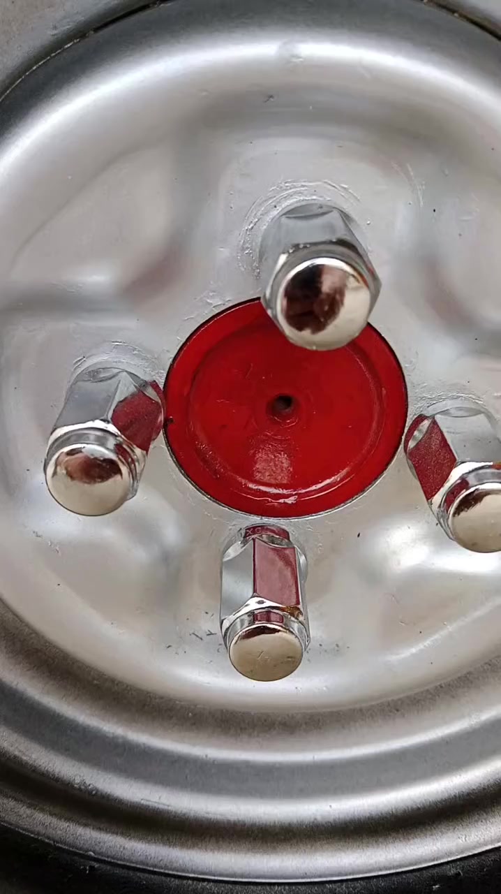 من رخصة الادمن
السلام عليكم.    تكتك 20شهر 11
اوراق البغدادي بسمي كهربائيات كلهه جديد تخم تاير جديد
 التكتك علا وضع الشركة 
بدون اي حادث تكتك مال جناي مو مال بياع شرة 
السعر   5،500بيهه مجال شي قليل هاي مال جناي 
مكان كربلاء حي العسكري 
الاتصال بالرقم 
***********
