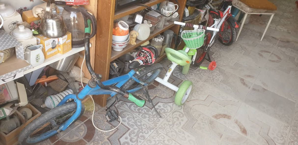 سلام عليكم اخواني واخواتي عندي هاي الغراض للبيع كلمن اوسعره والسعر على الخاص المكان شطره شعله قرب مطحنت جمعان شارع البنكله محل بالات *********** هذا رقمي او الي مايشتري لا يحجز اوبعدين يلغي
