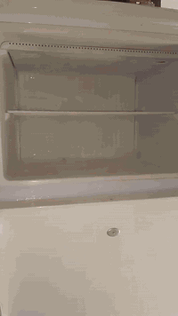 ثلاجه رويال شرط ما بيه شي نضيفه 22قدم سعر 130 /***********
