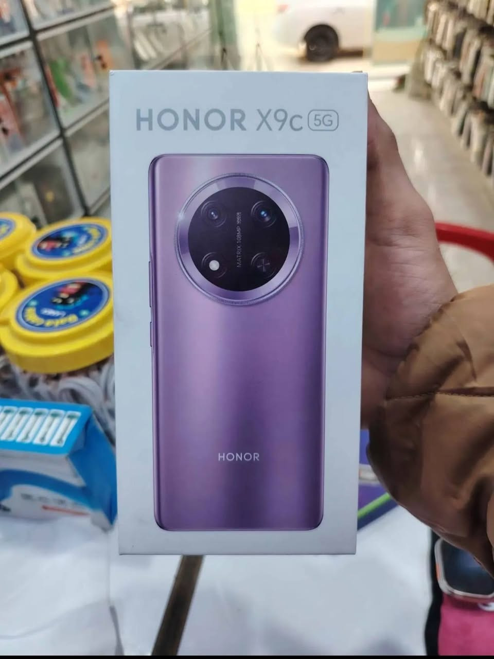 هونر5G X9C ذاكره256 نضيف ومكفول وغراضه ويا سعره 275 ويرهم مراوس ***********
