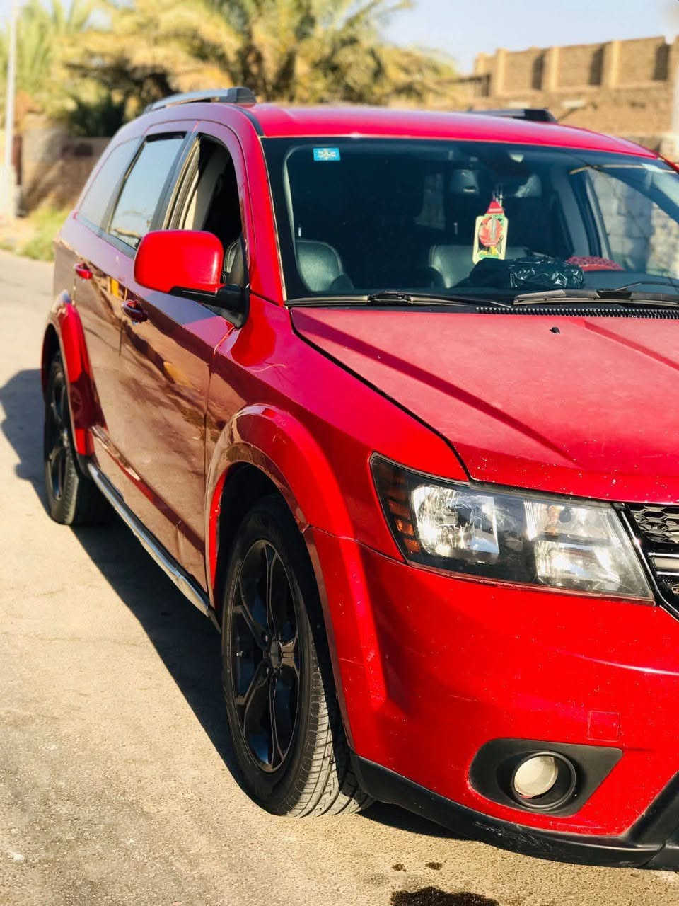 السلام عليكم ورحمه الله وبركاته 
-دوج جورني 2019 حادثها بنيد و الجاملغ 
-مواصفات السياره كروز رود اعلئ فئه فول مواصفات 
-رقم ذي قار بأسمي الدولي الجديد
-لون احمر
-محرك 6 سلندر 3600
-7 راكب 
-3قطع تبريد ومركزي
-ويل  اسود  حجم 19
-بصمه تشغيل
-بصمات أبواب 3
-يدات لمس فتح تلقائي عند مسك اليدة
-شاشة ترحيب وعرض اعطال 
-مري هيتر
-شاشه كبيره
-نظام أوامر صوتيه
-نظام بلوتوث و USB واوكس 
-نظام مثبت سرعه 
-تحكم ستيرن جهتين 
-نظام تقفيل عند التحرك
-دبل كزوست.  
-كامرة خلفيه بلاديه
-نظام مانع تزحلق 
-حدادية جديدة
-تايرات جديدة
-السيارة نضيفه ومال بيت ما متعوبه 
-رقم الهاتف *********** 
                 ***********
العنوان. واسط
