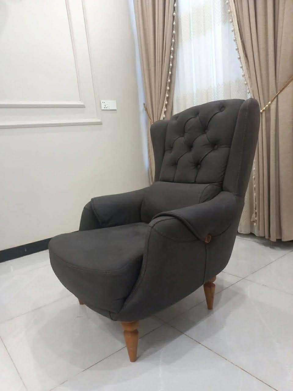 تخم تركي  ضخم كلش
ضهر مالتة قلاب والسفنج طبقتين طبي سبرنك بولستر والخشب زان القماش وتر بروف 
٨ مقاعد للبيع السعر عرضي ٨٠٠ وبي مجال
الحجز او الاستفسار واتساب ***********
