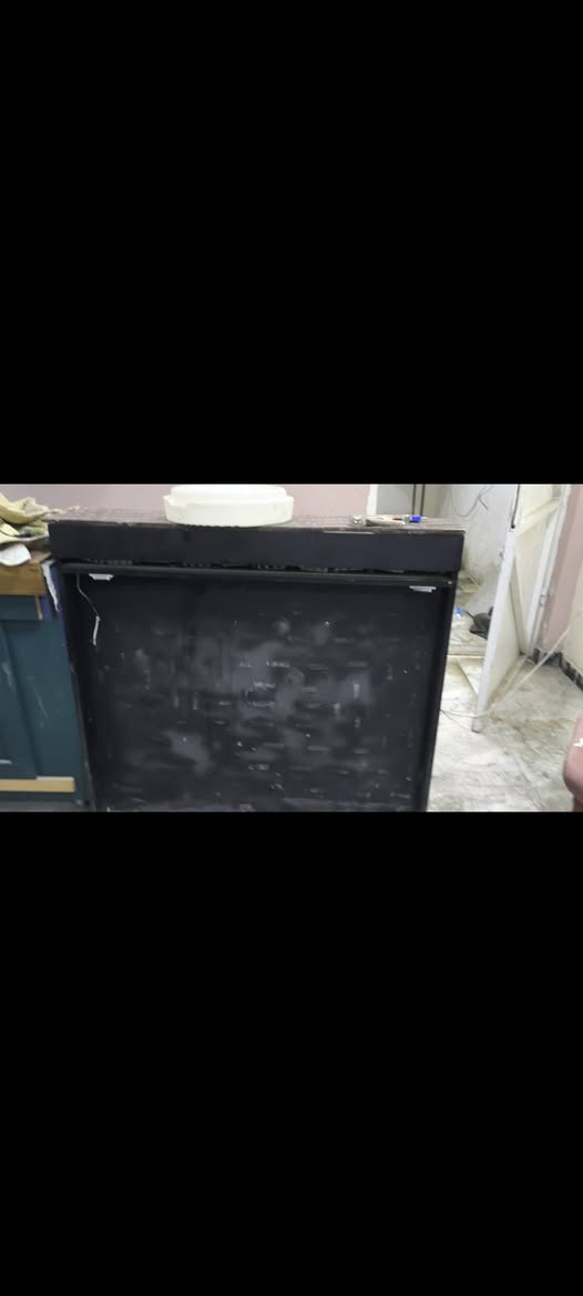 ميازه البيع الاسود بيه جراره يرهم مال دخل محل او اي شى والثاني بيه ثنثن خانات وبلنص مفتوحه الشراي يراسلني لو يتصل ‏‪0778 124 6798‬‏ عمارة, ميسان
