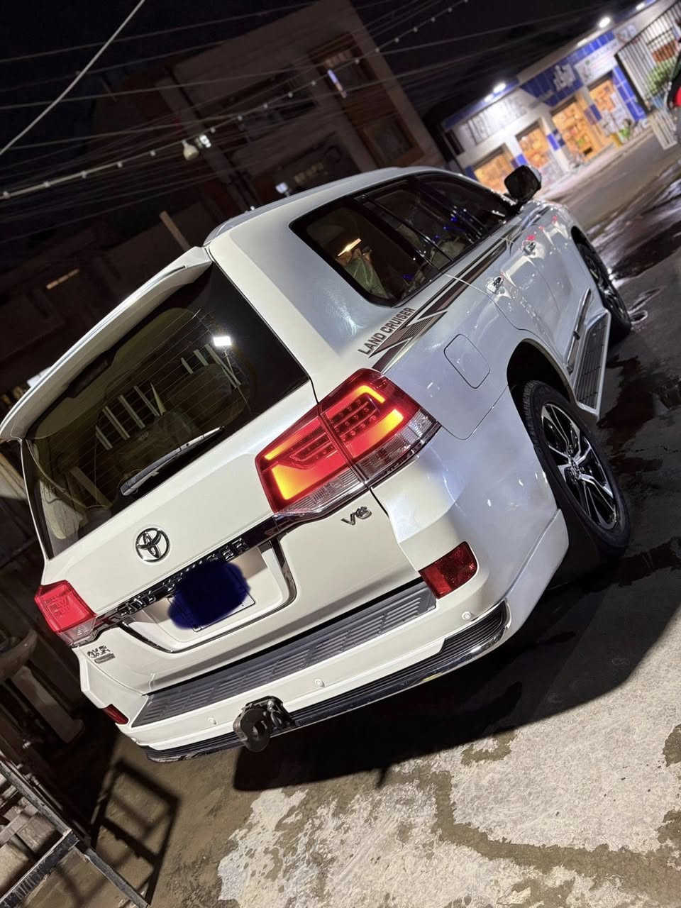 للبيع لاند كروزر جكسارة 2021 بريم اصل

ماشية 30 الف كيلو حقيقي 

رقم بغداد الماني بأسمي 

تحويل ثاني يوم 

كفالة عامة صبغ وتبديل وبارد 

طفاية بلادي وكل التفاصيل مال بريم معروفة 

السعر 622 وبيهه شي بسيط حك الجية 

***********  الخاص موجود والتعليقات موجوده والواتساب موجود
