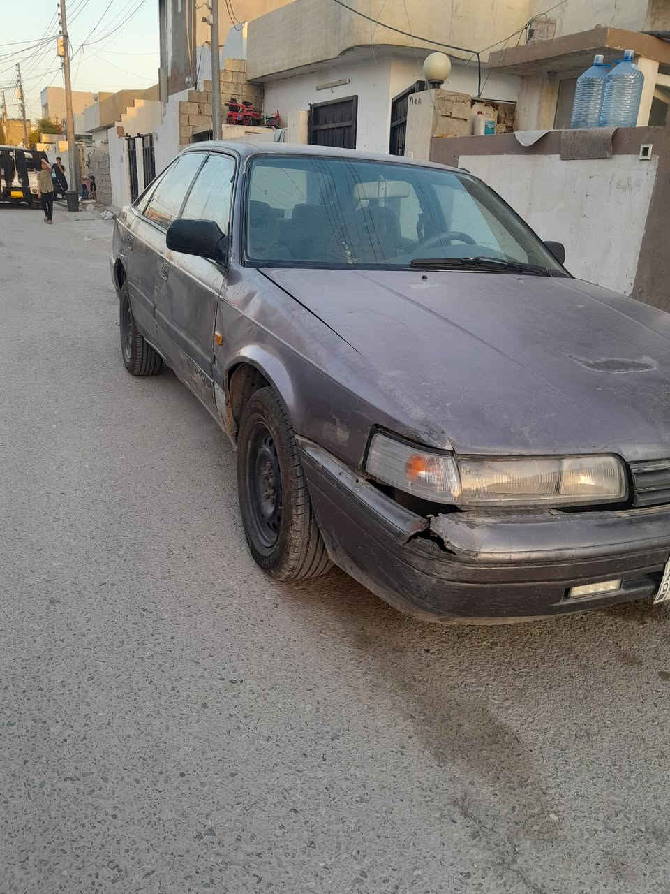 مازدا للبيع موديل 1991 رقم ألماني شرط التحويل بيها كاربون ورقي كير ومحرك وطخم الأمامي والخلفي شرط طخم تايرات جديد والباقي كدام العين السعر 23 $ وبيها مجال مكان السياره اربيل للإستفسار الاتصال ع الرقم اؤ والواتساب ***********
