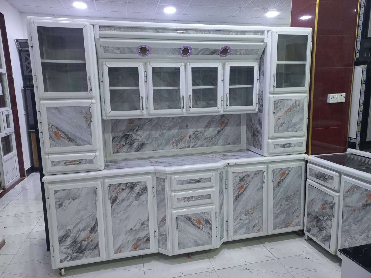 كاونتر المنيوم سعودي للبيع العنوان الرمانه قرب الجسر للاستفسار الاتصال على الرقم ***********
