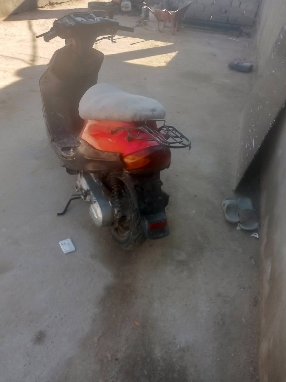 سلام عليكم للبيع بيجي محرك ناعمه بساع شتغل تايرات دبلات كله شغاله سعرها مناسب والله مال فقير
شراي يتصل مكاني المجد معلق..***********
