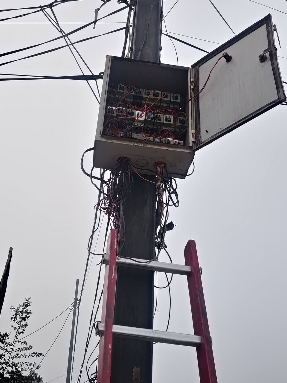 مؤمل الحياوي 
#لتنصيب البوردات 
لاستفسار..  ***********
