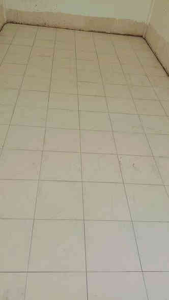 سلام عليكم 

خلفه سيراميك ارضيات وجدار عليوميه وعلمتر شغل عله طريقه لايرانيه تتريس وزن الليزر بابل فقط 

ومناسب ***********واتساب
