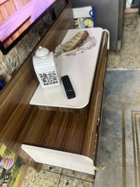 ميز تلفزيون • جديد • قابل تفاوض
