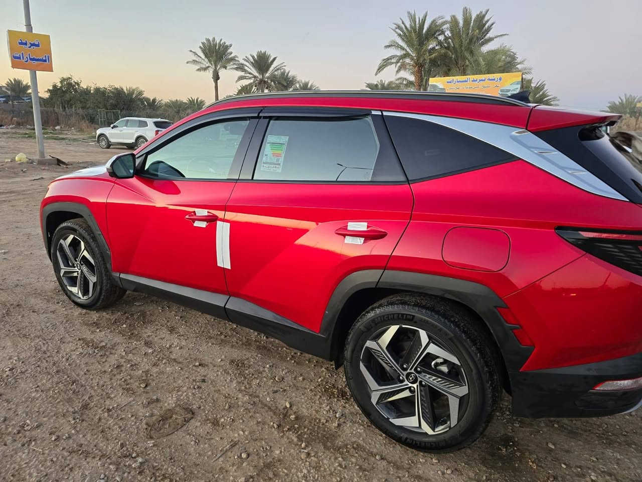 ألسلام عليكم
توسان للبيع موديل
2023
حادث فقط بنيد
بدون اي دواخل
ماشيه 17
فقط
مكينه 2500
فول مواصفات واحد ع واحد
رقم بغداد
السعر يكون اتصال ***********
