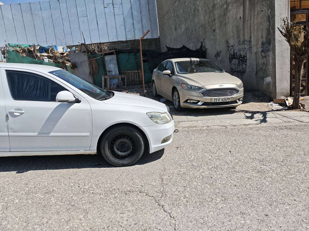 شکۆدا مۆدیل ٢٠١٠ 
گێر عادی 
زینۆن 
دوو جام کارەبا 
مەکینە ٢٠ جیتا 
تەکسی بوە کراوەتە خسوسی 
دەعم و لیدراوی نیە 
گێر و مەکینە بە شەرت 
تەحویل و غرامە بە شەرت 
هەواری شار 
*********** السليمانية, العراق
