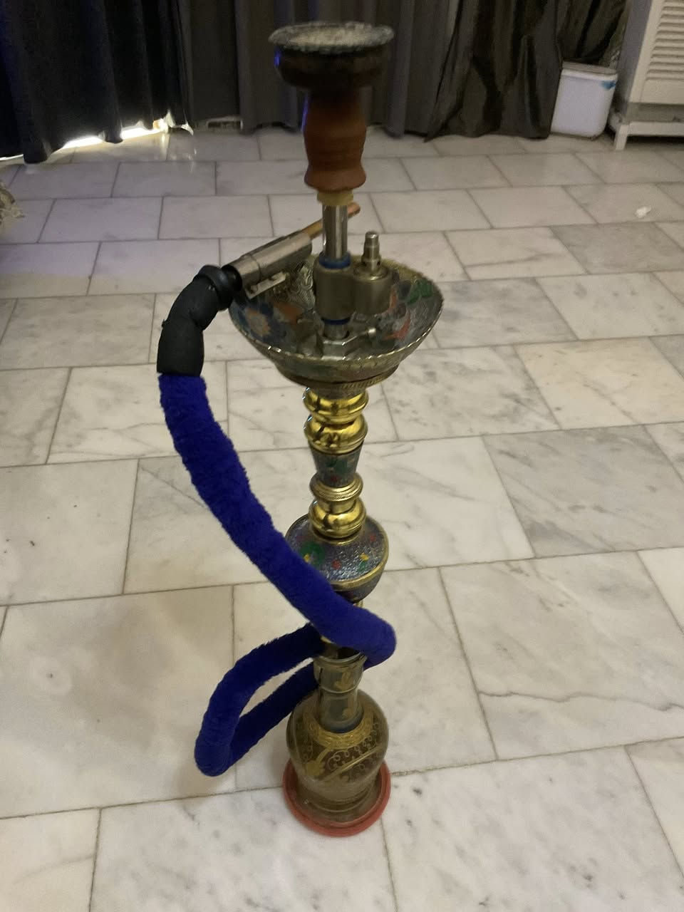 ٣ اخوان للبيع واحد احسن من الثاني بس مشكلتهم العقوق

الجبير بابلي و الوسطاني من برا خشب و من داخل ستيل اصلي و اخر العنكود صغير بس بي كل البلاوي 
كل واحد بسعره و السعر مناسب ما اغني انا لان صوتي يلعب النفس


**إذا كنت صاحب هذا الإعلان وتريد حذفه لأي سبب، رجاءا أرسل رسالة إلى الدعم الفني**