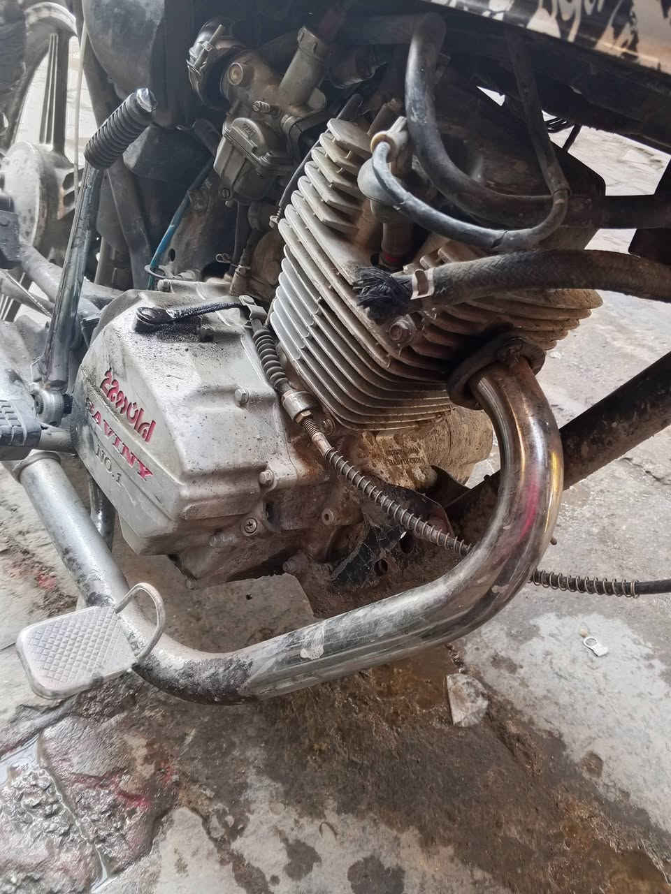 سلام عليكم دراجه ايراني موديل 2020اكفلك المكينه من كلشي الدراجه مامتعب مكينته شغلي دلفري مكان قريب ما اطلع بعيد الدراجه ابد ما تعبك امانت الله بس تبدل صدر وطير 175وبيه مجال
***********
مكاني بغداد باب المعضم
