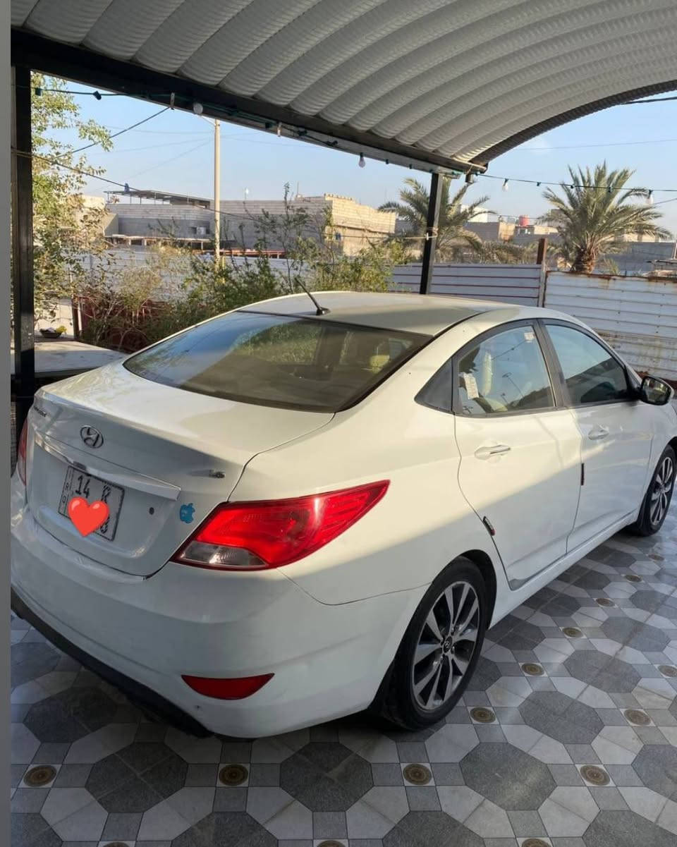 سلام عليكم 
 هونداي اكسنت 2016 خليجي شركه العامه مكفوله ضربه صبغ ماعده صبغ داير خلفي مئشر داخل صوره رقم بصره دولي سنويه لل 31 هزه ورقم جديد أبسمي ماشيه 94 حقيقي فول موصفات شاشه كامره تحكم 5 ويلكب فتحه لايت زنون مكينه 1600 مكفوله وتخم تاير وحداديه كله جديد سعر 110 الاستفسار *********** البصرة, العراق
