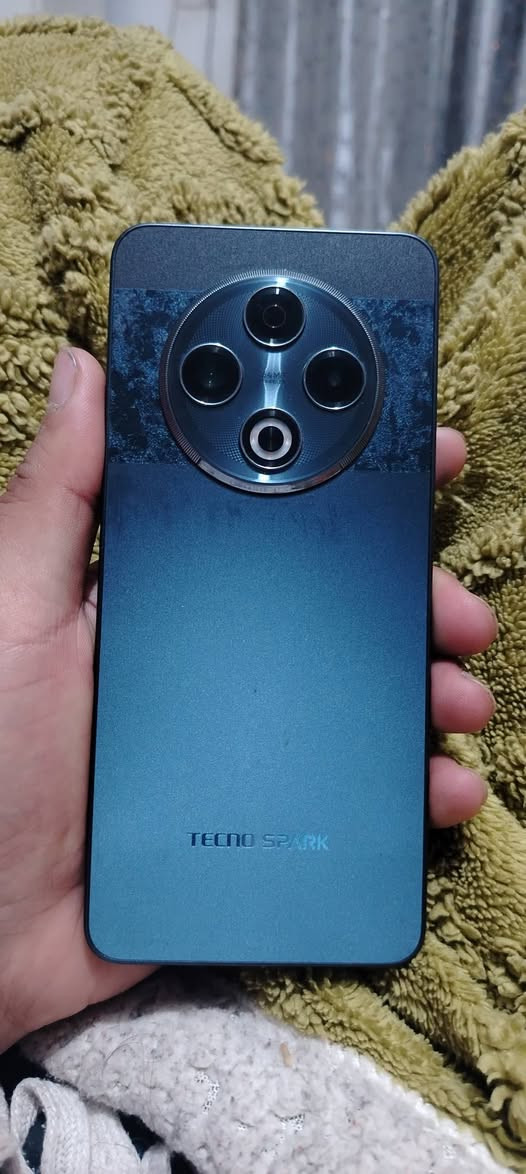 سلام عليكم TECNO SPARK 30 البيع جهاز لا مفتوح ولا داخل صيانه وع فحص جهاز بدون ملحقات بدون كارتونه رايده 150 وبي مجال قليل مكاني جمهوري رقمي ***********
