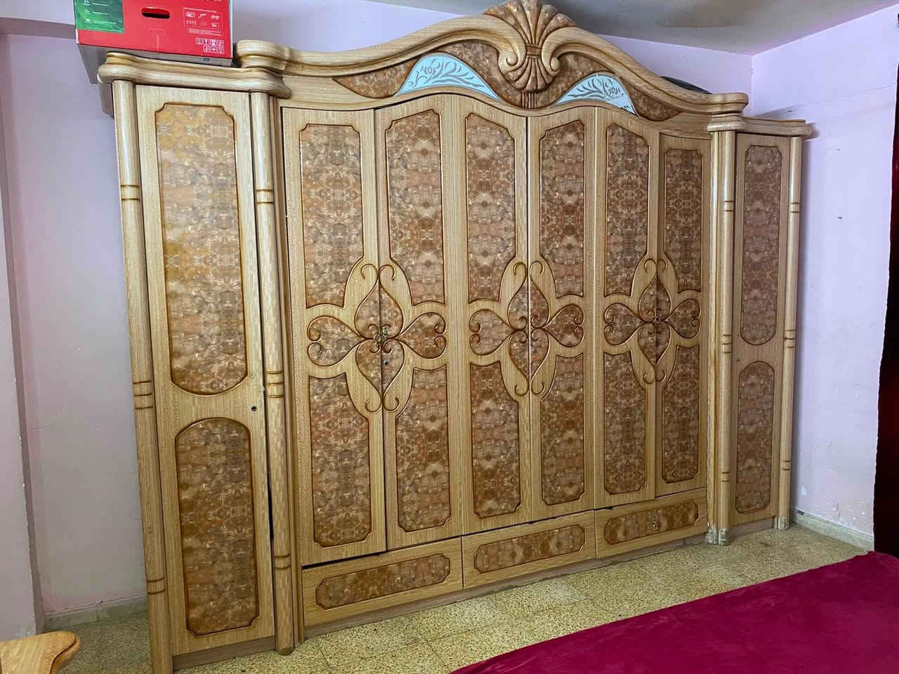غرفه ماليزي نظيفه جدا مع دوشك سعر 450 بيهه مجال للشراي  مامتواجد ع فيس ال يحب يتصل على هذا الرقم ***********
