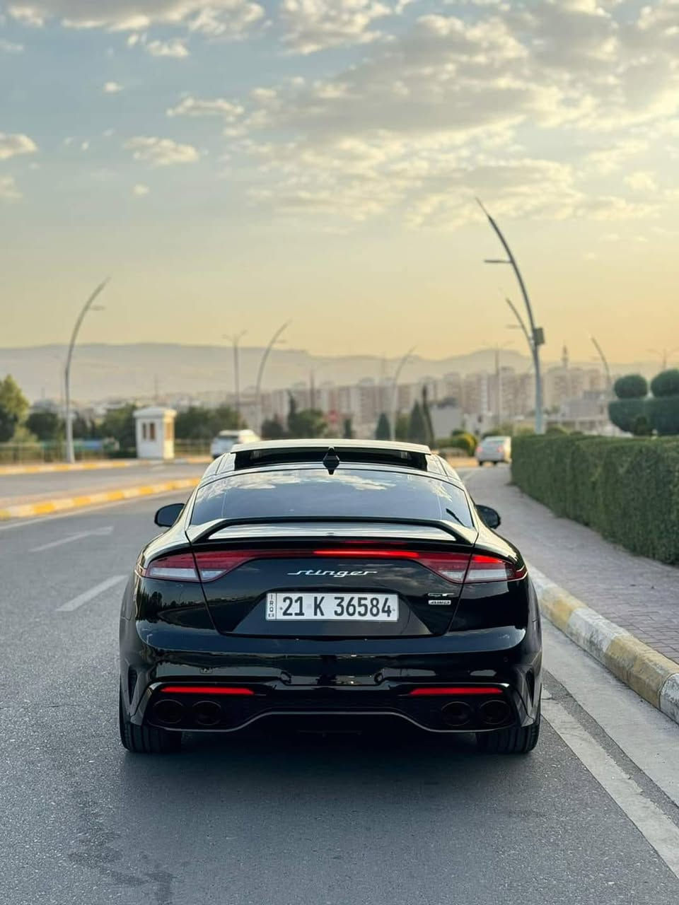 السلام عليكم ورحمة الله وبركاته

للبيع أو المراوس المناسب

كيا ستنكر GT2 Scorpion AWD

موديل 2022

ماشية 92 ألف كم

رقم الشاصي (VIN):

KNAE55LCXN6104734

محرك 3300 توين تيربو / 6 سلندر

دفع رباعي (AWD)

فول مواصفات GT2 Scorpion:

• بصمة وتشغيل ذكي

• فتحة سقف

• شاشة كبيرة

• كاميرات 360°

• شاشة عرض على الزجاج (HUD)

• نظام صوت Harman Kardon

• Apple CarPlay / Android Auto

• تبريد وتدفئة الكراسي الأمامية

• تدفئة المقود

• ذاكرة لمقعد السائق

• مكابح Brembo

• تعليق إلكتروني (ECS)

• Launch Control

• مثبت سرعة راداري

• مانع اصطدام

• المحافظة على المسار

• مراقبة النقطة العمياء (Blind Spot)

• وضعيات قيادة متعددة

السيارة استخدام شخصي ومعتنى بيها جداً.

جميع الصيانات منتظمة، وتبديل زيت المحرك بشكل دوري مع فواتير وسجل صيانة من فرع Motul في أربيل.

تم تبديل زيت الكير وزيت الدفرنس الخلفي على 80 ألف كم.

الحادث خفيف جداً:

تعديل بسيط بالرفرف الأمامي جهة الراكب، ويوجد تعديل بسيط جداً (حوالي 10 سم) على كتف جهة السائق نتيجة سقوط لوحة إعلانية على السيارة.

الشاصي سليم، وتفاصيل الحادث موضحة للمشتري الجاد.

السنوية لغاية 8 / 2028.

السعر المطلوب:

22,500$

قابل للتفاوض بالمعقول بعد المعاينة.

***********
