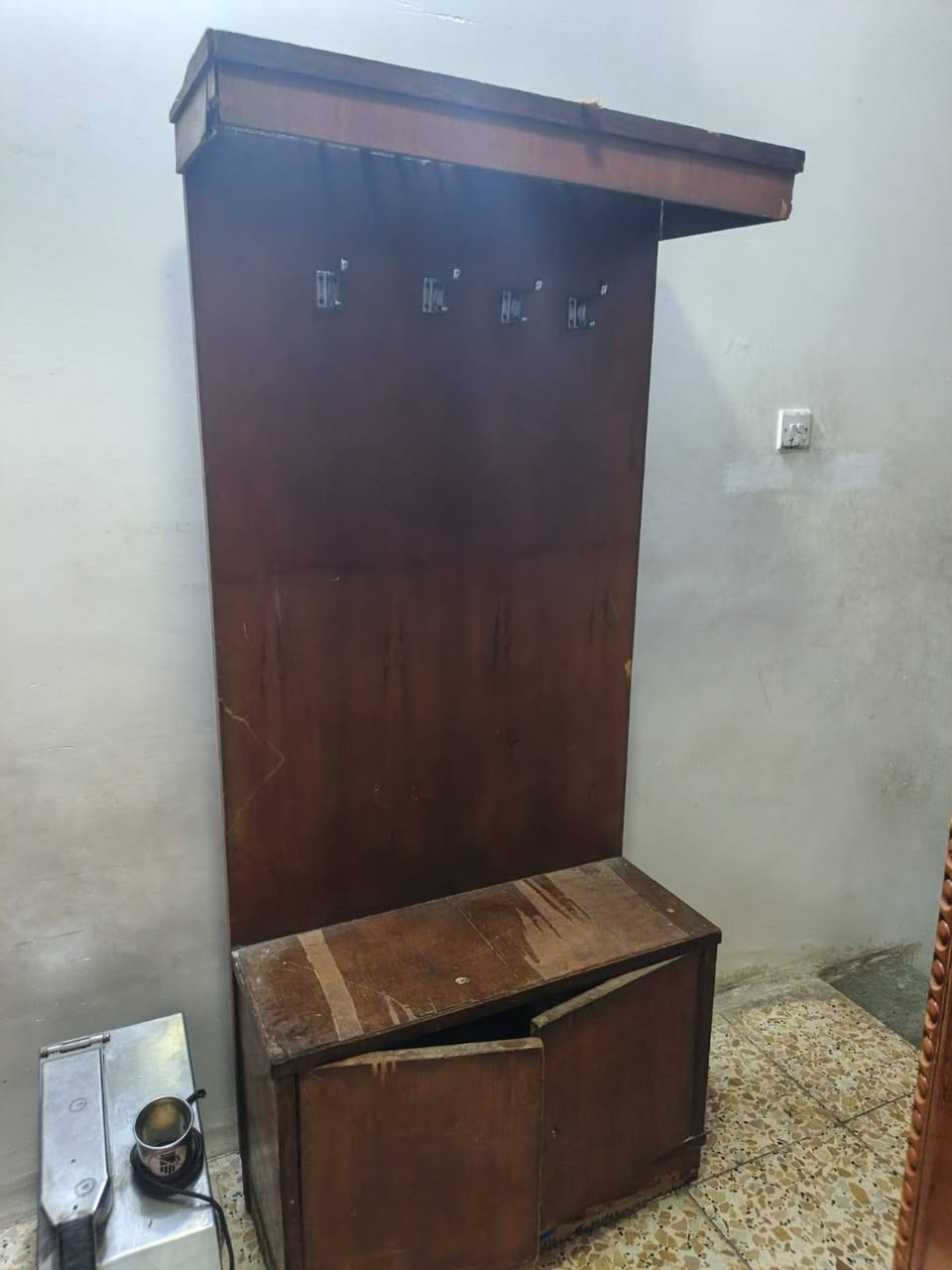 قنفه وزاويه تعلاگه وجربايه بلاش الحريه الشارع العريض اليريد يجي هسه ياخذهن


**إذا كنت صاحب هذا الإعلان وتريد حذفه لأي سبب، رجاءا أرسل رسالة إلى الدعم الفني**