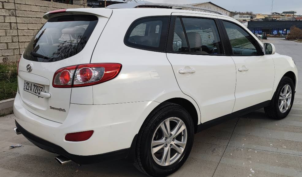 هؤندا سانتافي موديل ٢٠١٠مواسفات. خليجي سفري شريكه بخيت ٤بستؤن.  سلايت كوشن كاره با تبريت له مس ٣ ريزكوشن ته بريت مركزي لايت ليدوزينؤن ٢ سويج شه ريكه گيرؤمه كينه به شه رت نه كراوه ته ووه  بؤنيت و يه ك سه رقه وس بؤياخه بي ناوگرتن بي ايرباگ سه نه وي و هه زه و بليت تازه يه به ناوخؤمه وه يه تاكو٢٠٢٩تازه يه ناوفؤرميكا حاسه بلاجكتؤر  ناونيشان سليماني 
سعر :١٤٤
ز.م*********** السليمانية, العراق
