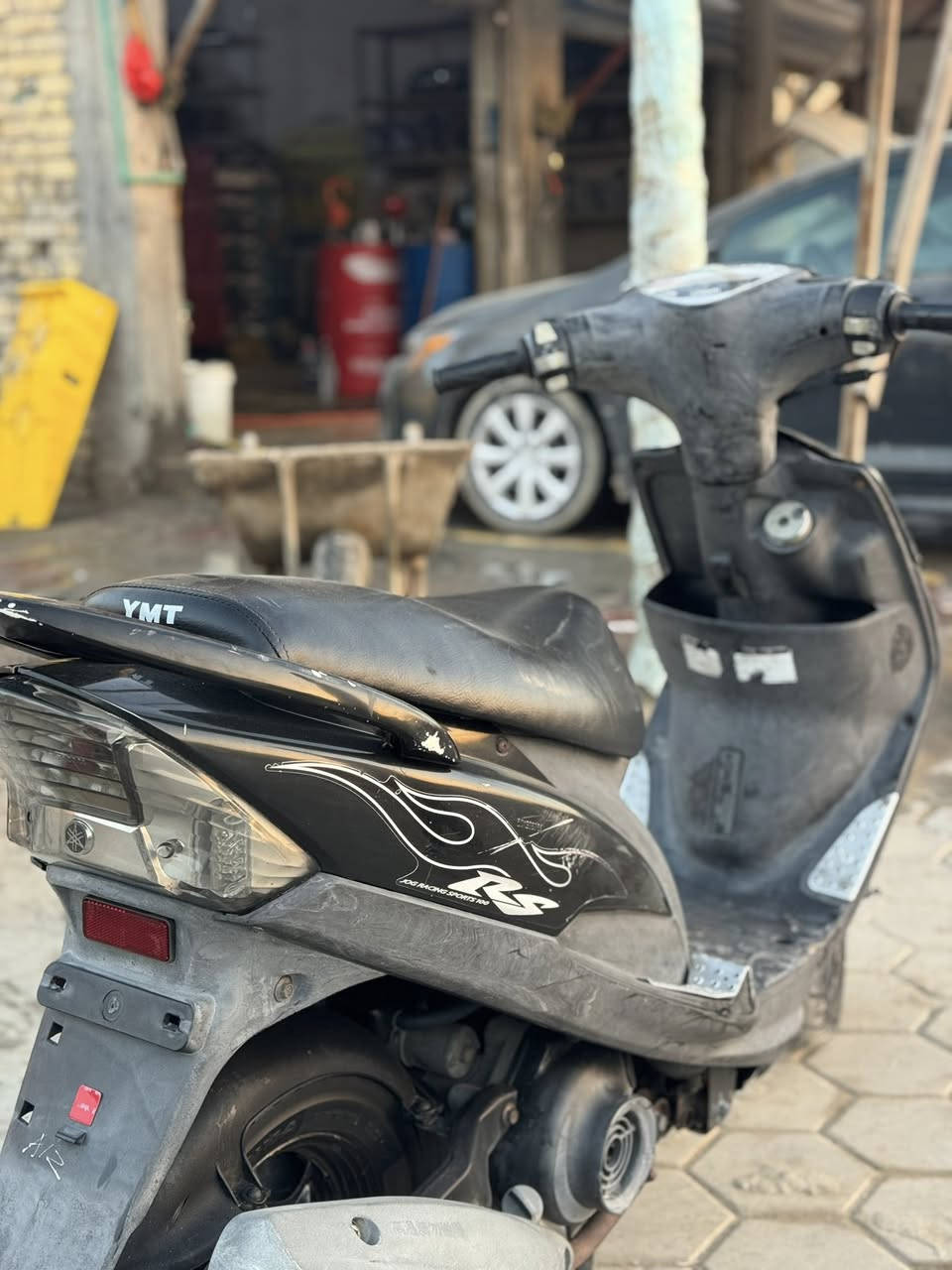 ماكس للبيع دراجه حاويه صارلها شهرين طالعه حاويه نظيفه ختم واحد الكفرات المكان الناصريه المركز السعر مليون قفل 
***********
