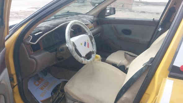 سنه 2011 رقم انجليزي قالوا ماكينه فرنسي مصفره خط وبحث وهيئه لهذا الشهر بارد باب السائق فقط تبريد يشتغل السعر 35.              ***********
