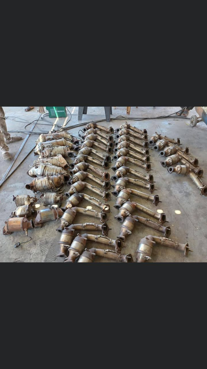 بيع وشراء جميع انواع الصالنصات والحجر البيئه لكافه انواع السيارات الوارد الامريكي والياباني الماني والصيني والايراني والفرنسي متواجدين في كل انحاء العراق الفرع الرئيسي في بغداد وبيع صالنصات ودكشنات لجميع السيارات وشراء الحجر البيئه المستخدم والغير المستخدم للتواصل معنا عبر الرقم الاتي
 واتساب ***********
واتساب ***********
بادارة حجي كاظم 
@الجميع
