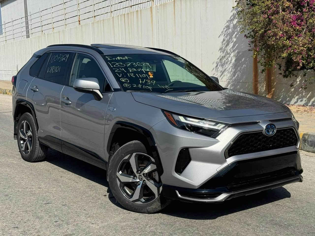 TOYOTA RAV4  PRIME HYBRID SE 2024
 
📍السيارة موجودة في الأنبار للتواصل *********** 

تويوتا  راف فور  برايم هايبرد + بلكن SE 
المسافة المقطوعه 28250mi
اللون :- سلفر  
المحرك 2500cc هايبرد 
الموديل 2024
مرقم بغداد 

 

                  ======= الاضافات👇👇 ======
فتحة 
شاشة كبيره انفكيشن. 
دفع رباعي 4x4.
رادار امامي 
 مانع تصادم
تصحيح مسار
مانع انزلاق
تحديد مسرب .
نقطة عمياء .
مثبت سرعة
هاند بريك كهربائي 
كاميرا خلفيه
كراسي مخمل  
كراسي كهرباء 
طارة مدفية .
كراسي مدفية 
بصمه أبواب
بصمه تشغيل
تحكم ستيران
شاحن وايرلس 
تشغيل عن بعد سياره 
ويل قياس  18  .
اضويه اماميه زنون LED
كشافات ضبابي LED 
اضويه خلفيه LED
حساسات خلفيه 
باب خلفي كهرباء
نظام GPS+ خرائط 
3 انظمة قياده Sport /ECO / Normal
كندشن مركزي امامي + خلفي 
بلوتوث 
مدخل AUX + USB

🚗🚗 السيارة  بدون حادث مكفوله 🚗🚗

📍الأردن الزرقاء المنطقه الحره  شارع 20 شمال 

التواصل / عمر الدليمي 00962786166701 علي الكرغولي 00962788505634
