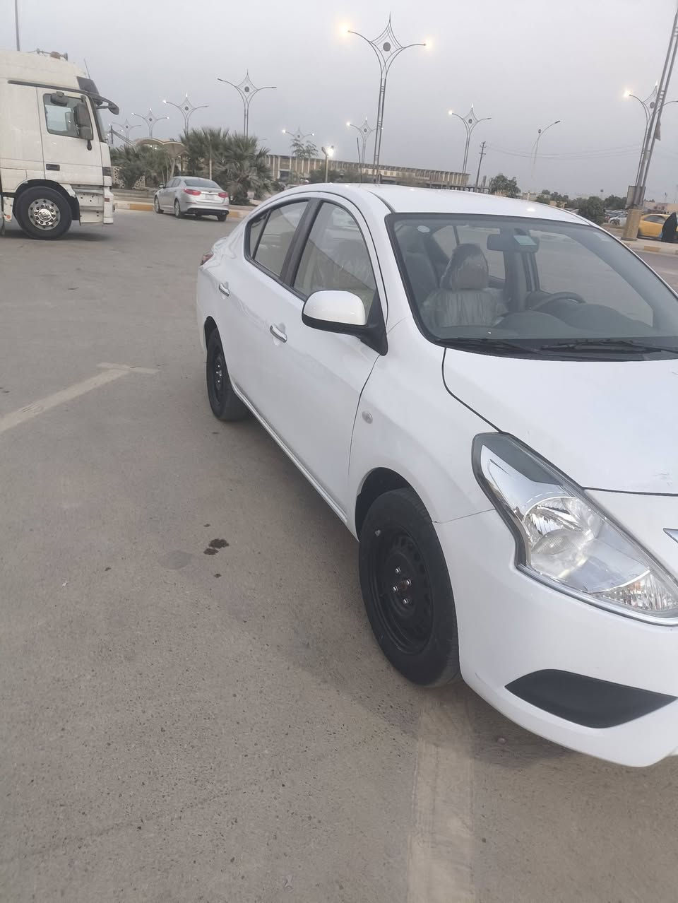 مرحبا شباب نيسان سني هندي موديل 24 مابيها تبديل بس قطعتين صبغ مرقم شوهداء جاهزه السعر 110 وبيها مجال سكن ذي قار مركز ***********
