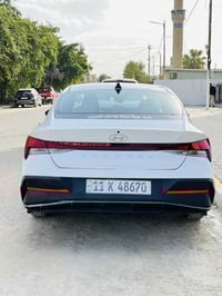 بصمة • محرك 2000 • كامرة دوارة