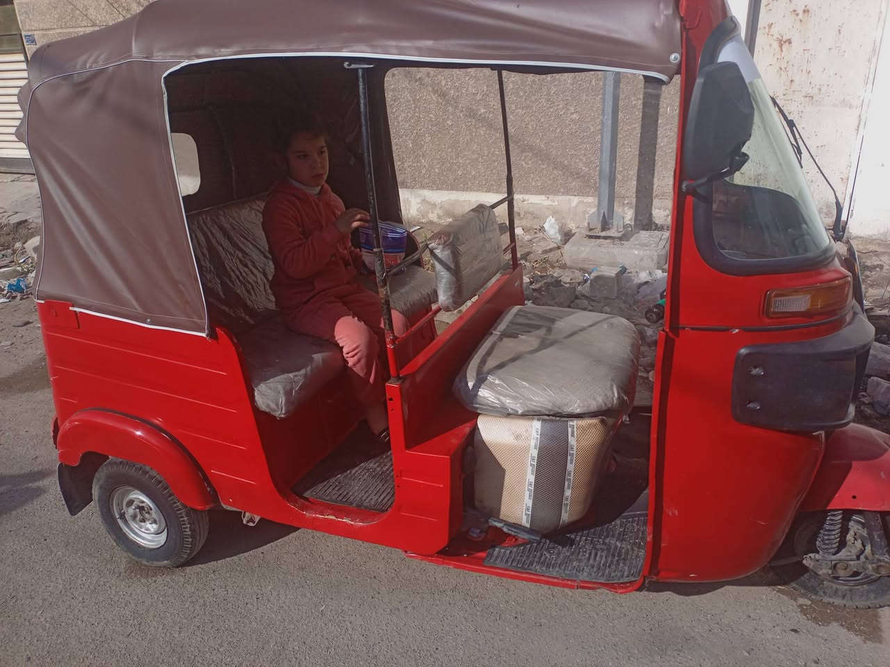 السلام عليكم تكتك للبيع موديل 18مرقم سنويه 5ملاين ونص ***********
