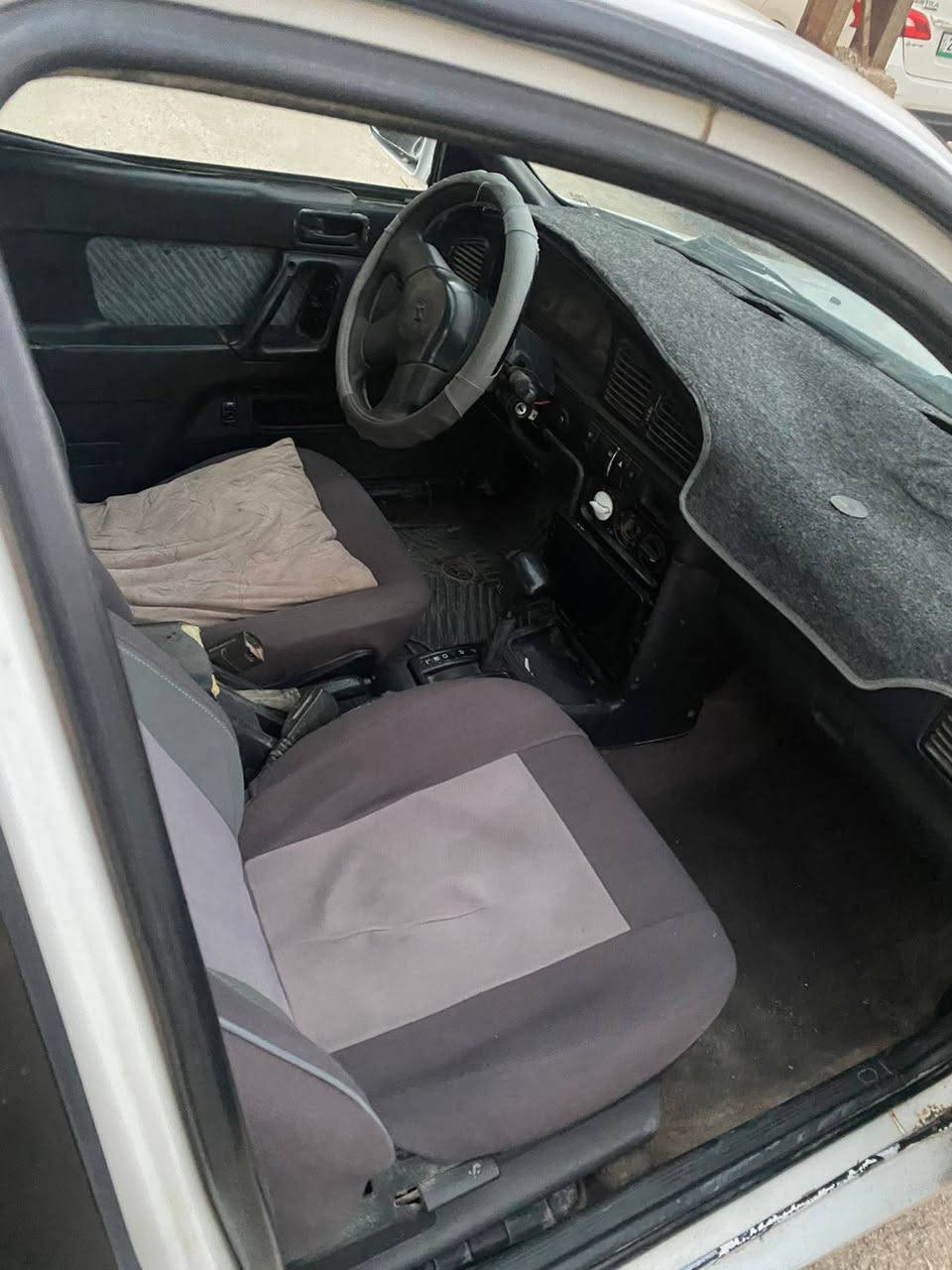 السلام عليكم
الالنترا موديل 1995 سياره حلوه كير ومكينه بشرط 
قواعد دبلات بلاديه مابيها ضربه قويه ولا دواخل كير اوتماتيك داخل نضيف مصبوغه جماليه رقم بغداد سنويه ماساقطه تحويل ثاني يوم 
سعر 33 وبيها مجال 
***********
