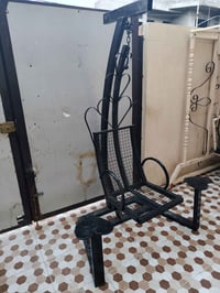 كرسي رئاسي • حديد ثقيل • بحالة جيدة