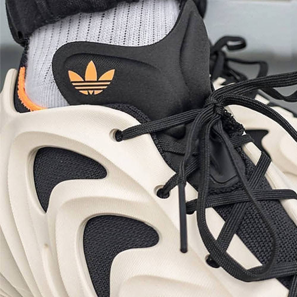 ماركة adidas موديل حديث
قياس 45           CM 29

اي استفسار على الخاص   رقم الهاتف/***********
يوجد توصيل جميع محافظات العراق
