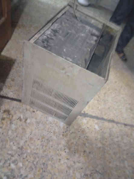 سلام وعليكم مرخصه الادمن الكروب 
عندي البعض من الغراض ابيع شلع انتباه شلع ابيع رفت او مكتب+تخم الصاج الصدامي القديم نظيف+مكيف 3 طن 
يفيدن ابو البيت أبو مزاد اي شي اذا يشتري بس مكتبه وتخم صاحب منزل ابيع عادب بس ابو مزاد ابيع شلع الموقع بغداد كرخ 
الاستفسار مراسله صفحه او الاتصال على الرقم التالي ***********
