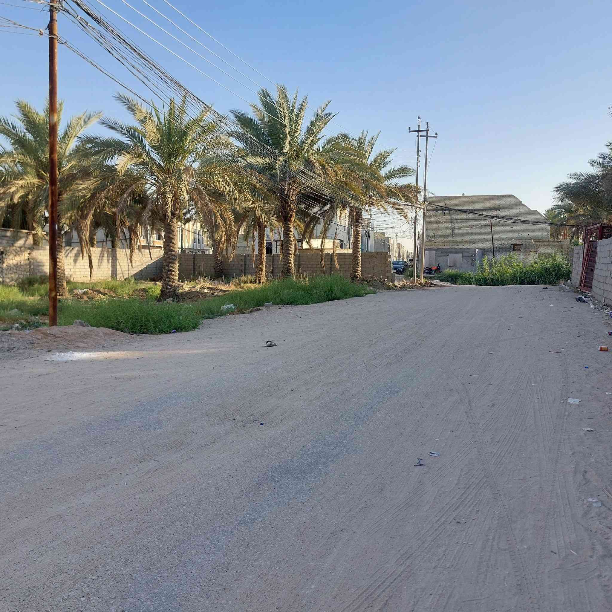 السلام عليكم قطعه 112م للبيع الموقع كربلاء الحولي الجديد قرب الفيزه مجمع الغدير خدمات كامله ماء مجاري كهرباء تبليط السعر 32 والتفاصيل على رقم ***********
