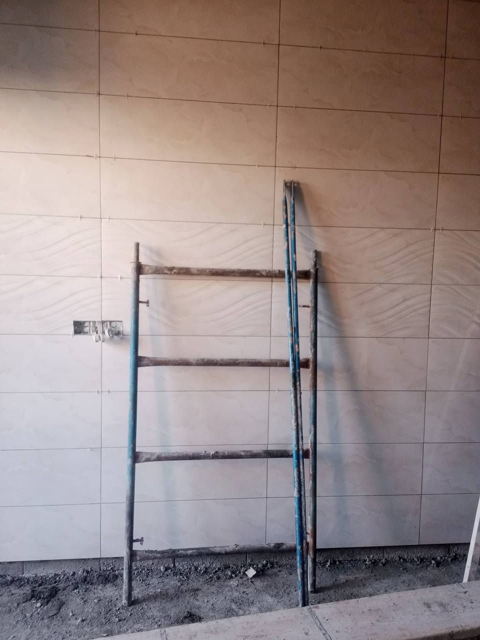 السلام عليكم 
مستعدين لتطبيك الأرضيات وجدران  
 بأسعار مناسبه داخل الموصل 
 الأتصال على الرقم 
***********
