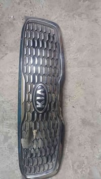 شباك سورنتو اللبيع بي كسر مثل ما موضح بصوره قيم واخذه بل يرضي الله 077...