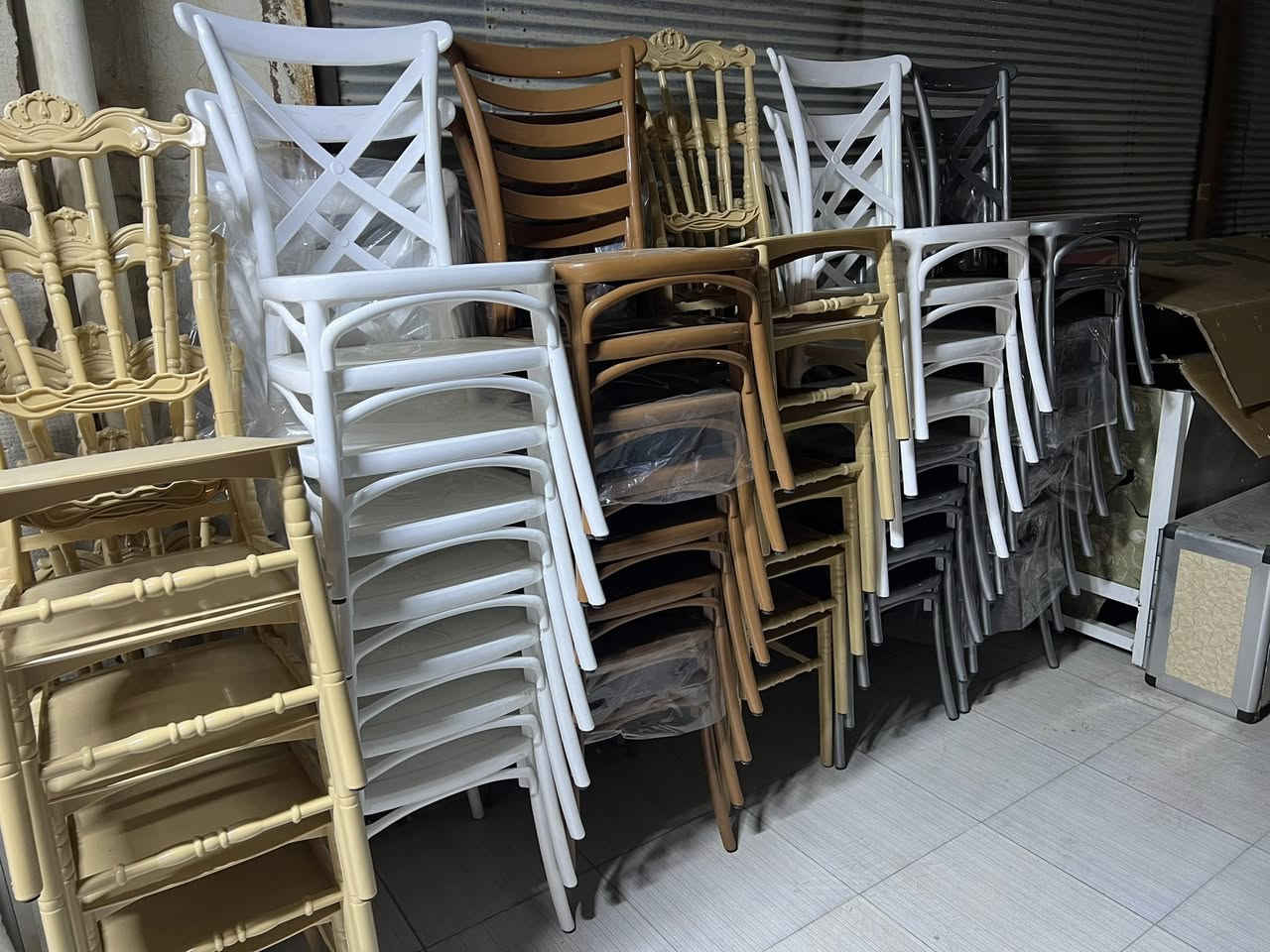 متوفر  اسعار تنافسيه عرض رمضاني ميز تركي درجه اولي مع 4 كراسي عظم الثقيل بيه ضمان بسعر 120 الف فقط 
معرض ابو نزار صويره شارع المركز القديم 
الاستفسار واتساب ***********
