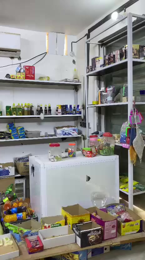 السلام عليكم 
للبيع رفوف حديد مع مواد غذائيه 

الاتصال ***********
