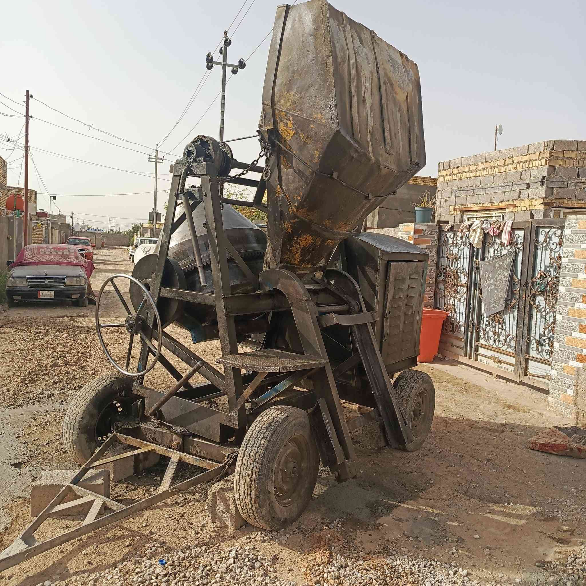 سلام عليكم 
خباطه لبيع جاهزه من ماطور كدر ونج مكلف بلنشر
***********
