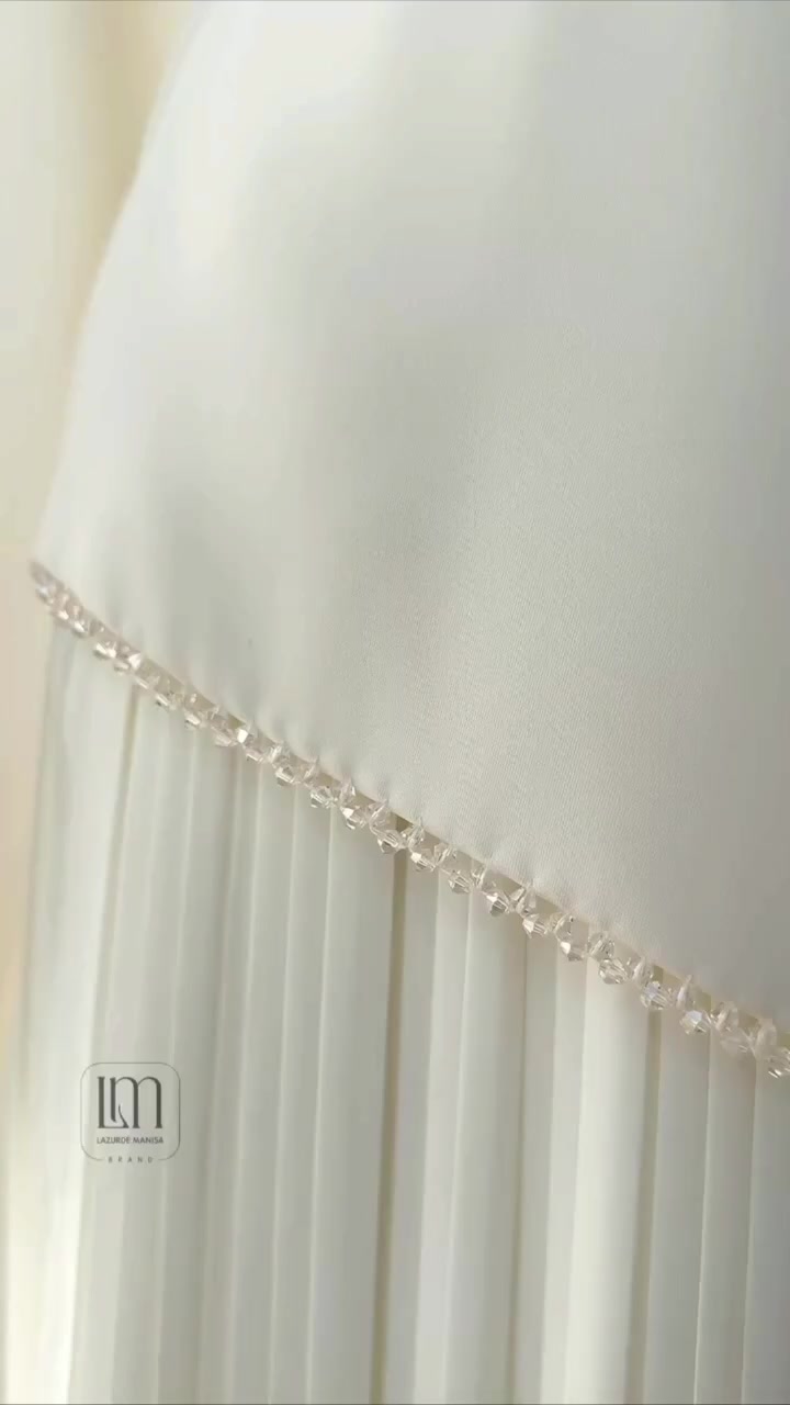 الاستفسار والحجز فقط واتساب+9647775744834
فستان خامه دابل مطعم شيفون ايطالي 
سعر 37
قياس 48/46/44/42/40/38/


**إذا كنت صاحب هذا الإعلان وتريد حذفه لأي سبب، رجاءا أرسل رسالة إلى الدعم الفني**