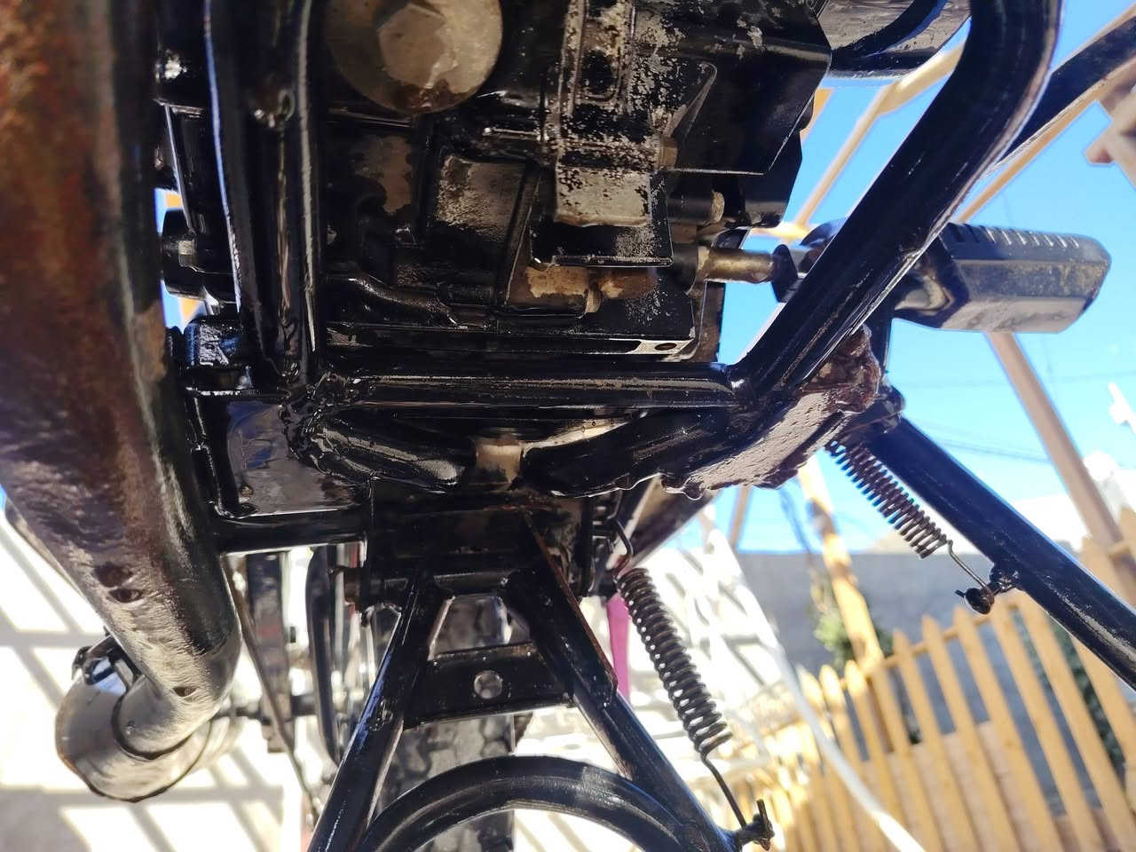 دراجة (DAYUN)نفخ موديل 23 
محرك 150ناعم سويج سجينة بصمة اوراق اصولي تحويل نفس اليوم
نظيفة مامشتغلة دلفري محرك بلادي برغي مامفتوح مكفول گير مكفول
 ناقصهه( واير كيلو متر وتانكيها معفوص عفصتين مضروبة بطابوگة) الباقي كله مكفول والصور گدامك وتجي وتشوف بعينك وتگلبهه
السعر 1800 مليون وثمنمية الف دينار وبيهه مجال بسيط جدا مكاني كربلاء البوبيات
اتصال***********
***********
