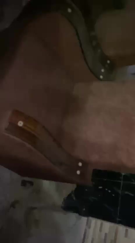 تخم. عشر مقاعد نضافه وسط الإسفنج جيد المقعد والضهر جيد سعره١٠٠مكانه الاعظميه


**إذا كنت صاحب هذا الإعلان وتريد حذفه لأي سبب، رجاءا أرسل رسالة إلى الدعم الفني**