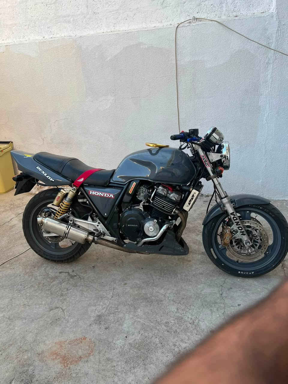 Cb 400 bo forshtn🖤
مەکینە کەپس 🖤
٢ تایەی تازە
زنجیری عەسڵی بۆ کڕاوە
ڕۆن و ئاوی ڕادێتەری تازەیە 
بانسی تازە بۆ گۆڕاوە
مۆدێلی ٩٨
١٦ وەلف
گێچ و لایتی مەزبوتە 
ماڵەکە تا بڵەی پاکە 
سعریشی زۆر گونجاوە🖤
شوێن سلێمانی🖤


**إذا كنت صاحب هذا الإعلان وتريد حذفه لأي سبب، رجاءا أرسل رسالة إلى الدعم الفني**