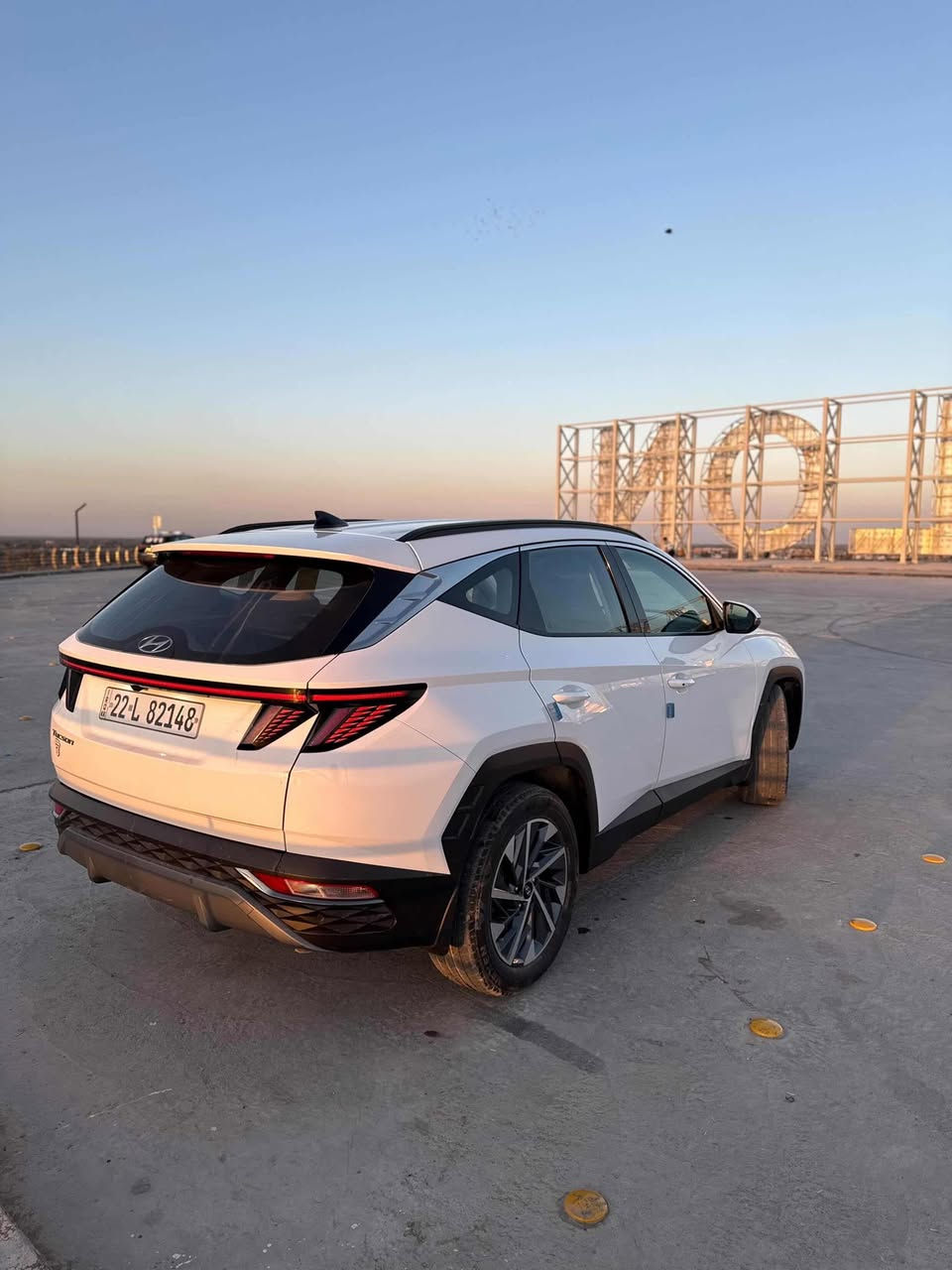 السلام عليكم
هونداي توسان للبيع 

موديل 2024 

لون ابيضّ 

مكفوله كفاله عامه من الشخط والتبديل والصبغ 

كير محرك شرط مامفتوح عدا أربع أصابع بارد في الجنطه 

السياره حلوه ونضيفه جدا 

ماشيه 34 الف كم

فول موصفات عدا البنراما 

اشاير مري 

مري شفط 

كشنات جلد

خزن ميموري 

كشنات كهرباء 

اوتو هولد 

هاند بريك كهربائي 

مانع انزلاق

نقاط عمياء 

تحديد مسار 

توقف ذاتي 

قياده ذاتيه 

وبعد خير من الله موصفاتها 

السياره حلوه والجديده وبالواقع احلى بعد

السعر : 🔥 

للاستفسار 

***********
