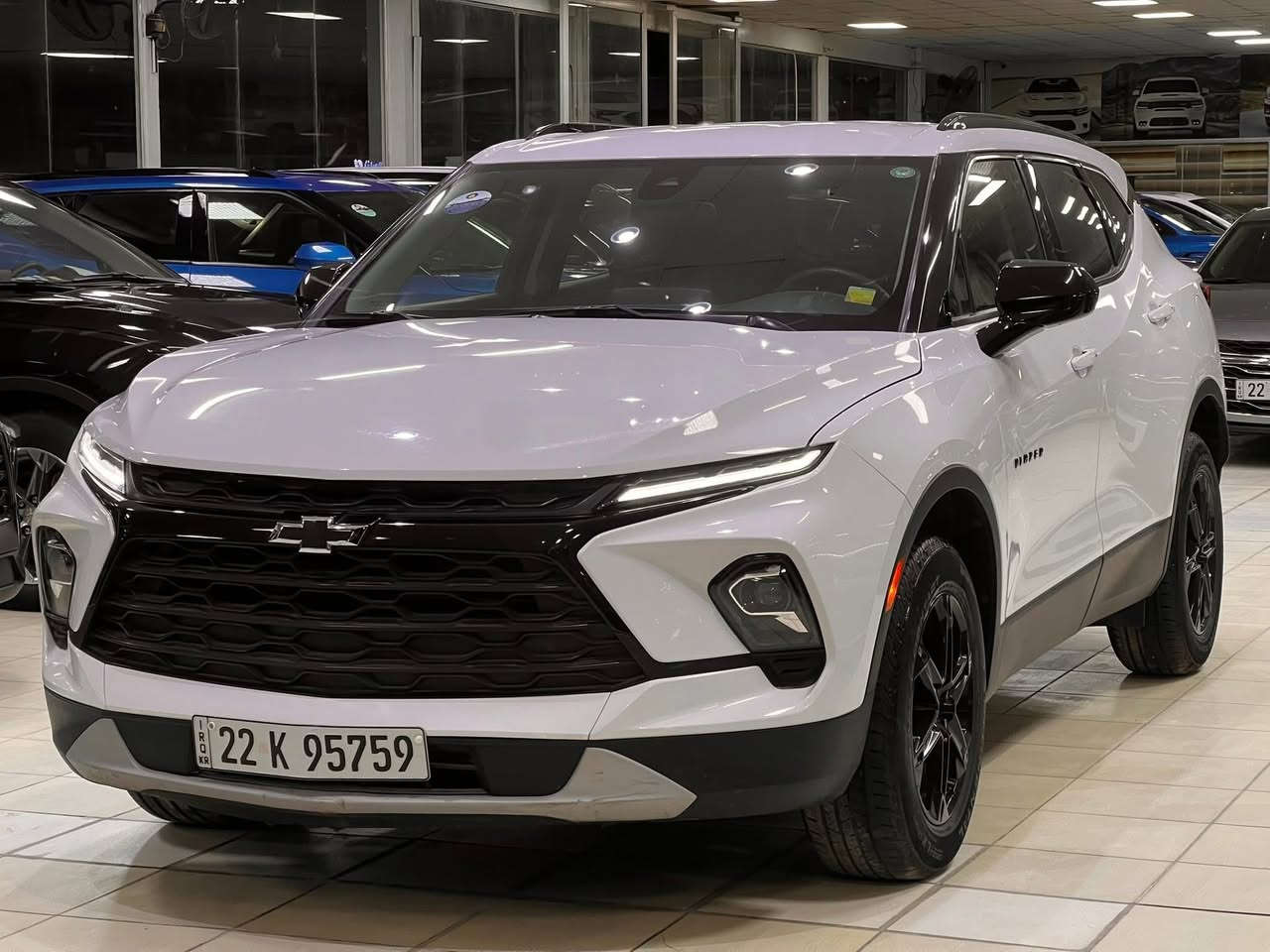 السلام عليكم ورحمة الله وبركاته.
#معرض_ابن_شعبان_لتجارة_السيارات.____________________________
✅اسم السيارة : شوفرليت بلايزر 
✅الموديل :  2023
✅الفئة :  2LT
✅رقم السيارة : اربيل تحويل ملكية او وكالة ✅حسب الرغبة
✅السعر :   205  ورقه
✅الضرر : الباب و الجاملغ الامامي الايمن  تبديل نفس اللون
✅عداد المسافة : 24 الف ميل
✅الايرباكات :ضرر ايرباك  الدركة و البردة
______________________________________
🔻1-حجم المحرك 4 سلندر 2000 تيربو 
🔻2-ويل كب حجم 18 مع طقم تايرة بحالة 🔻ممتازة 
🔻3-بصمة ابواب و بصمة تشغيل  
🔻4-لايتات زينون عالي ناصي اصل 
🔻5-غرفة السيارة مخمل  اسود
🔻6-تحكم كهربائي للمقاعد السائق 
🔻7-رادار امامي مانع للصتادم
🔻8-تحديد مسار
🔻9-وضعيات متعددة للقيادة
🔻10-شاشة كبيرة الحجم للتحكم بكافة 🔻الايعازات 
 
السعر المطلوب : 205 ورقه 

______________________________________
للأستفسار اكثر : 
الادوات ☎️***********
المبيعات☎️***********‬

🔴العنوان: النجف الاشرف🔴
🔴المدينة المائية🔴
🔴مقابل حي الجامعة🔴
🔴مجاور كافية الزاويه🔴
