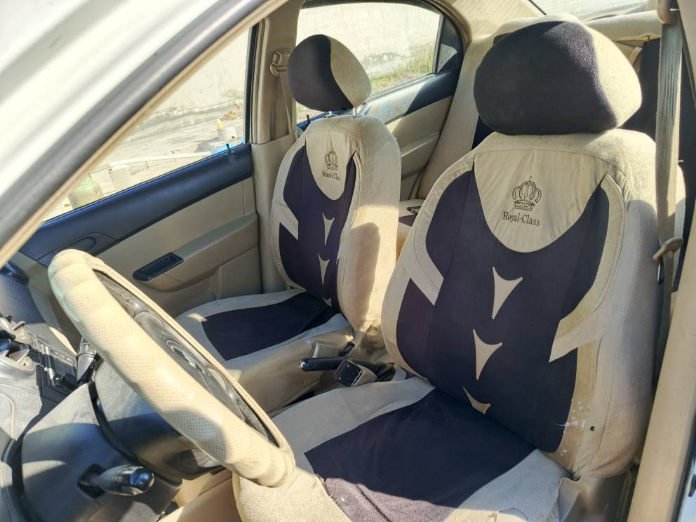 بەناوی خوا
شۆڤلێت ئەڤیۆ 2009  ناوزەردی مەکینەگەورەپێشوپشت کەپس 1پارجەرەش جاملخی لای سیاق دووبست تاعدیل سەرتایەی پشتەوەی لای سەیاق نیشان کراوە گێرومەکینە نوهەمووشتی بەشرت( نرخ 61 مەجال)
***********
*********** أربيل, العراق
