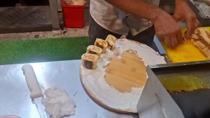 مطعم للبيع النجف شارع حنون ***********
