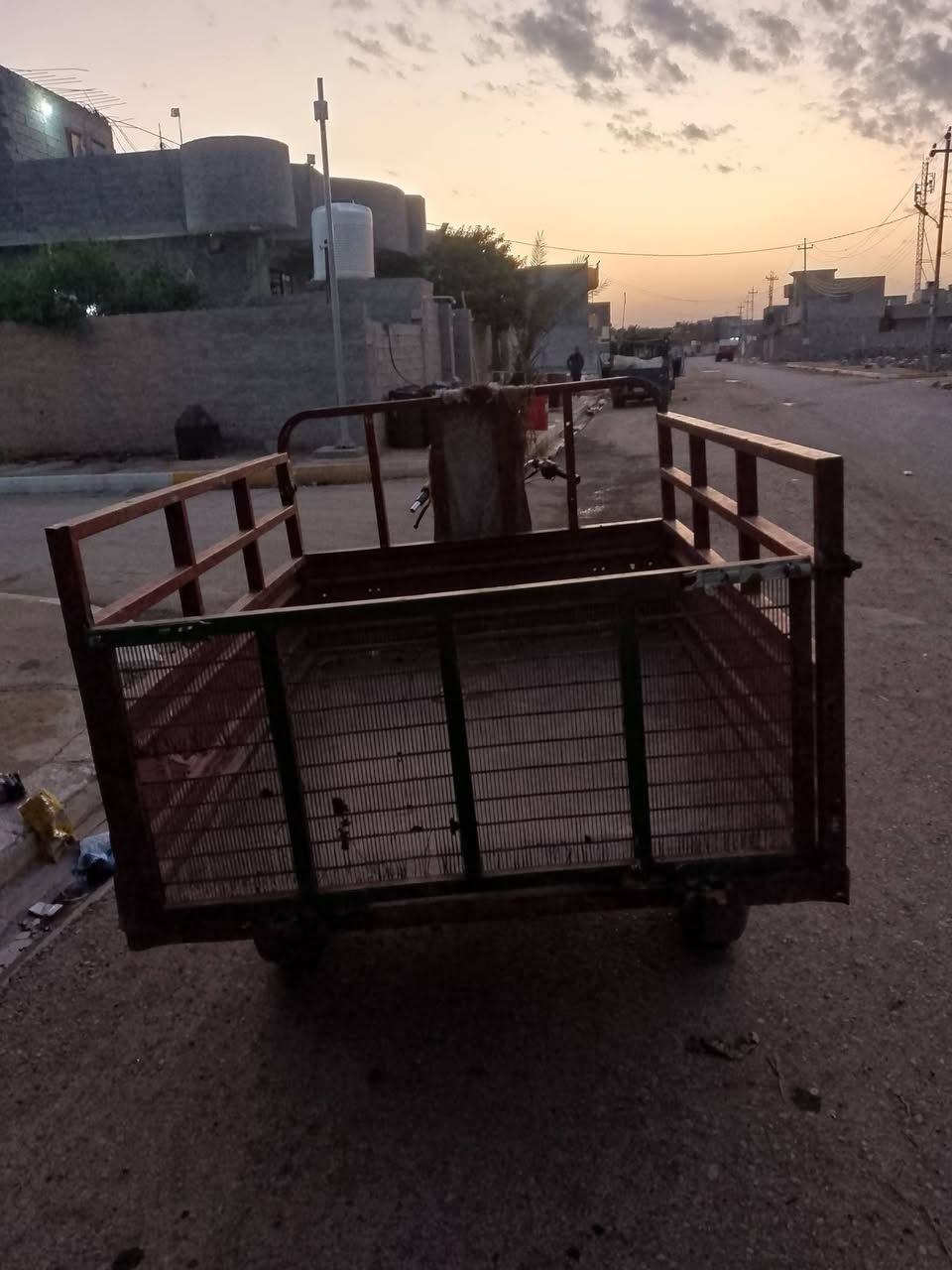 سلام عليكم ستوتة للبيع موديل 15 ام الطير محرك 22 بس الكاردن شوية يجلب بدون اوراق السعر 550 وبيها مجال رقم الهاتف *********** مكاني ديالى بعقوبة بهرز قرب جامع اسامة بن زيد
